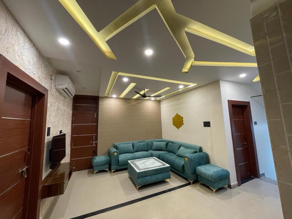Sunrays - Unique 3Bhk In The Heart Of The City Gwalior Ngoại thất bức ảnh